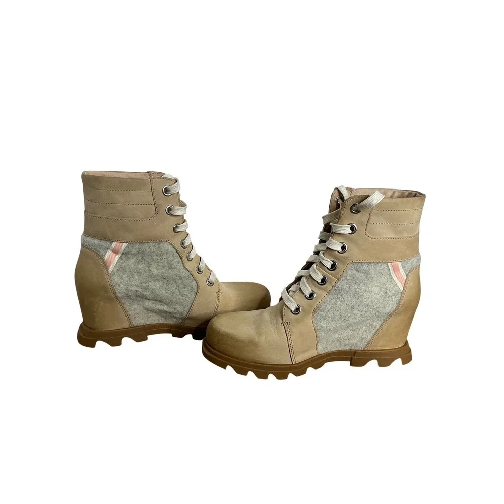 Sorel Women's Waterproof Wedge Lace Up‎ Boots Felt Suede Winter Size 9.5